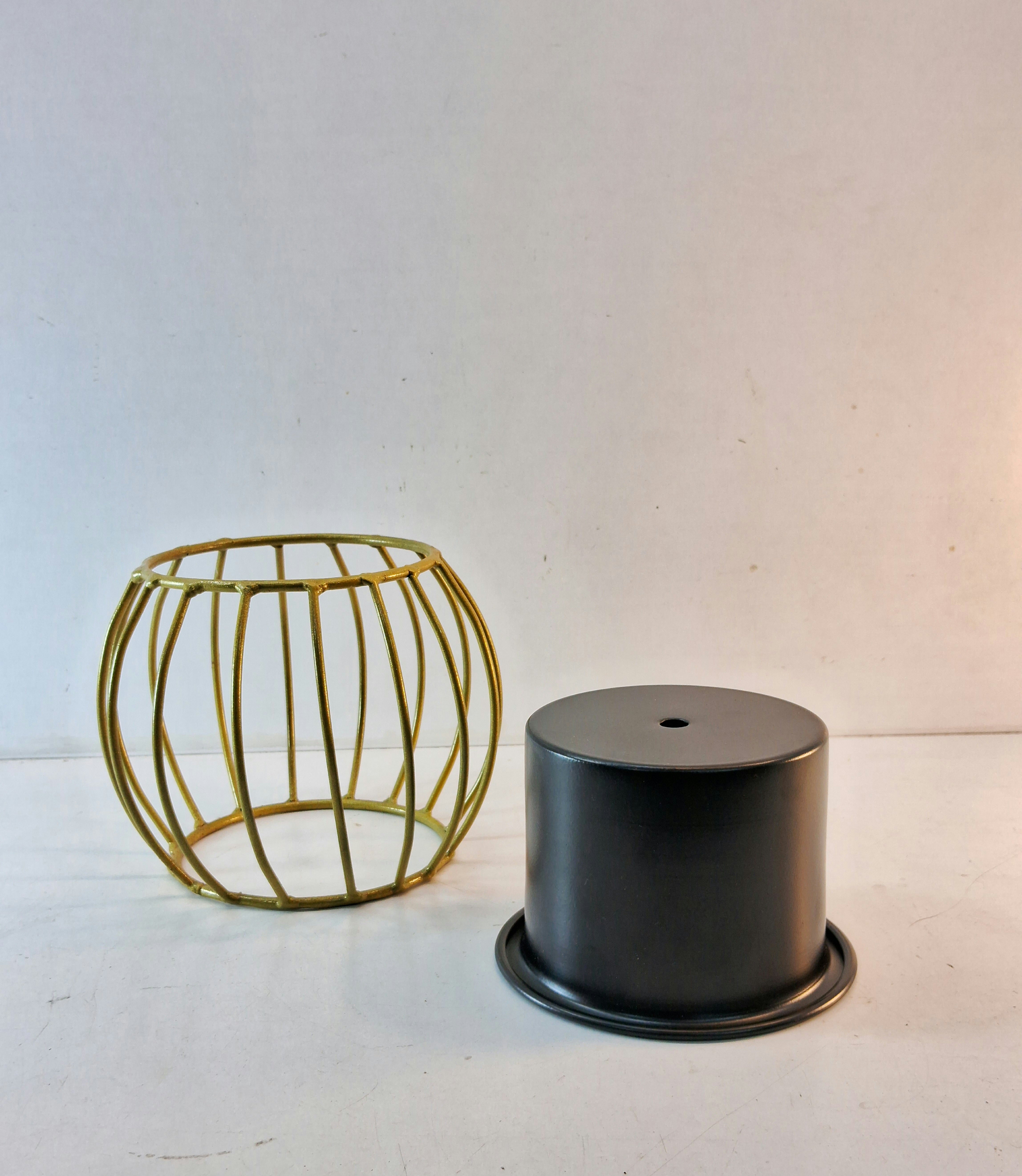 Metal Mini Pot with Stand Model No: 1343