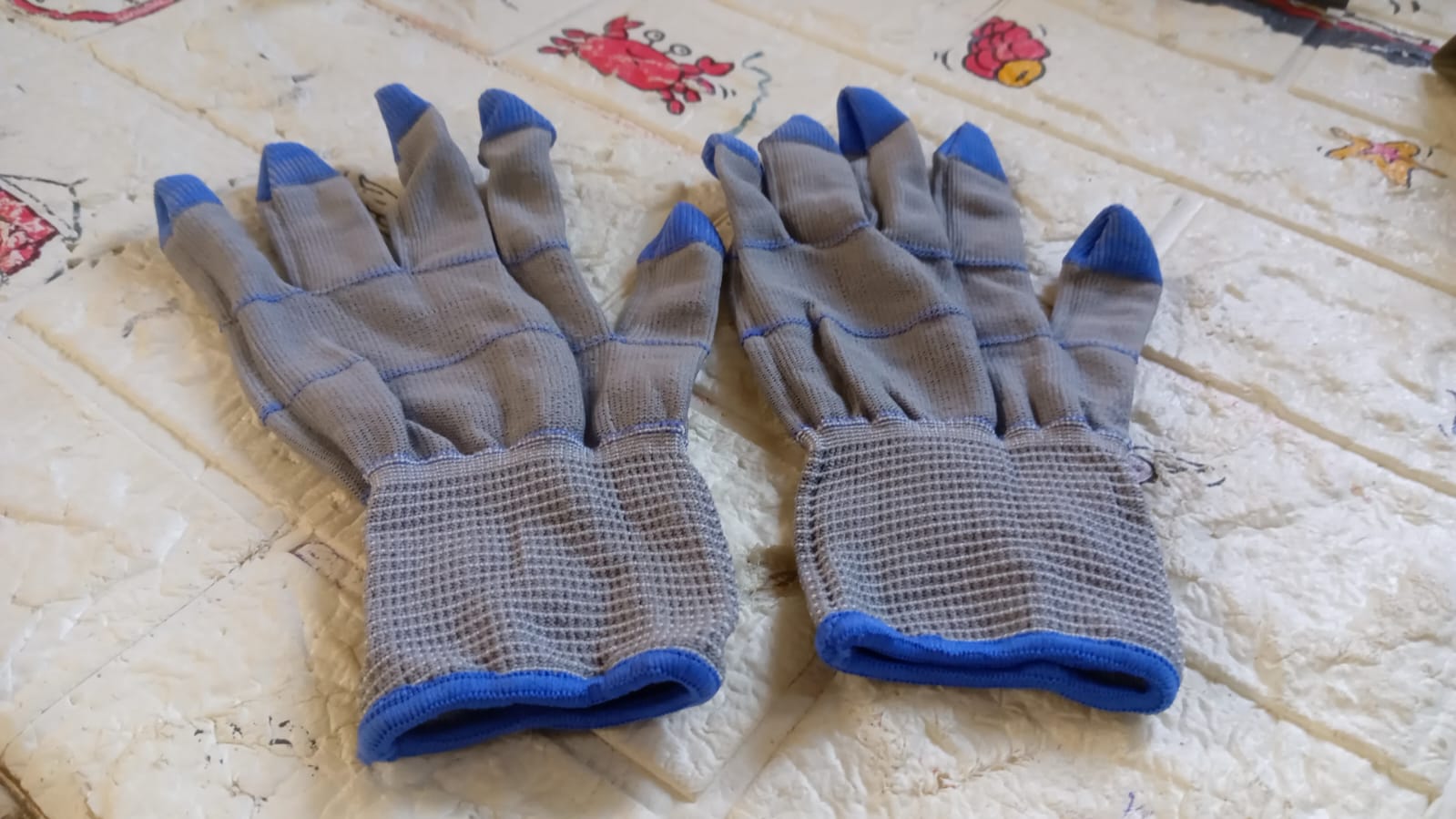 8817 Small 1 Pair Cut Resistant Gloves Anti Cut Gloves Heat Resistant, Nylon Gloves, Kint Safety Work Gloves High Performance Protection.